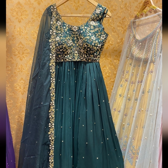 Disha Muchalla lehnga - Picture 2 of 2